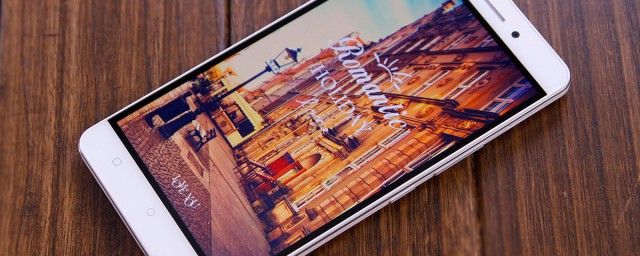 手机屏幕一直闪是什么原因(手机屏幕一直闪是什么原因怎么解决叠屏幕)