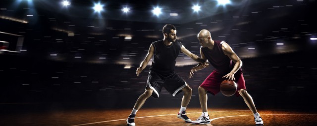 哪个位置是中锋(前锋和中锋的位置)