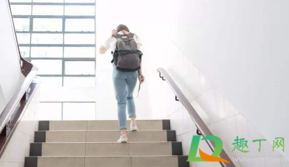 爬楼梯如何避免膝盖损伤(爬楼梯有损膝盖吗) 爬楼梯如何避免膝盖损伤(爬楼梯有损膝盖吗)
