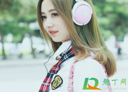 割双眼皮要动刀吗(双眼皮动刀子吗)