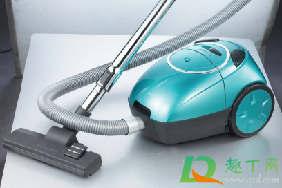 吸尘器工作时出热风正常吗(吸尘器后面出风很热)