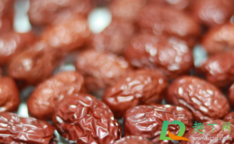 误吞枣核能催吐吗(吞了一个枇杷核要催吐吗) 误吞枣核能催吐吗(吞了一个枇杷核要催吐吗)