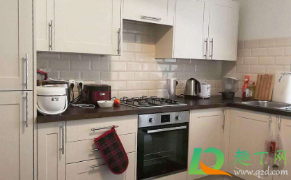 洗碗机洗干净的碗需要拿出来吗(洗碗机要把碗全部清理干净才能放进去嘛) 洗碗机洗干净的碗需要拿出来吗(洗碗机要把碗全部清理干净才能放进去嘛)