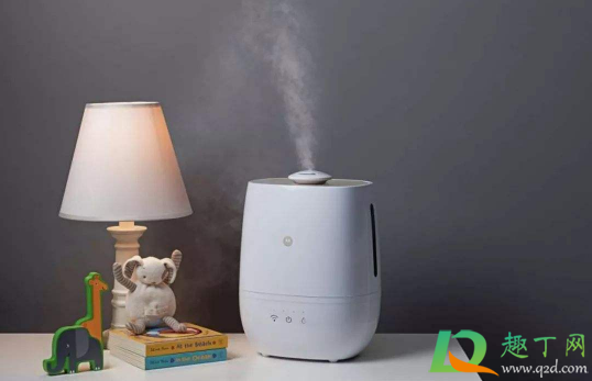 加湿器对着脸能补水吗(加湿器的湿气能不能对着脸)