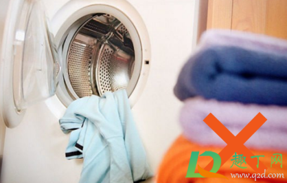 真丝衣服用温水洗会变形吗(真丝衣服洗洗会缩水吗) 真丝衣服用温水洗会变形吗(真丝衣服洗洗会缩水吗)