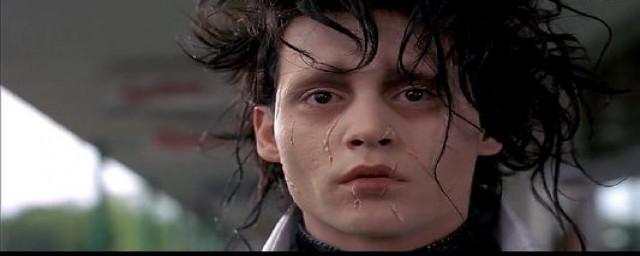 剪刀手爱德华经典台词有什么(剪刀手爱德华经典台词英汉互译)