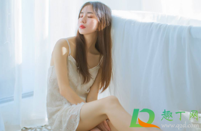 割双眼皮要动刀吗(双眼皮动刀子吗)