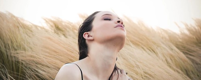 教你怎么正确护肤(到底应该怎么护肤)