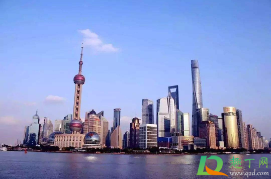 上海行程卡变红还能坐飞机吗(行程卡出现红字还能坐飞机么)