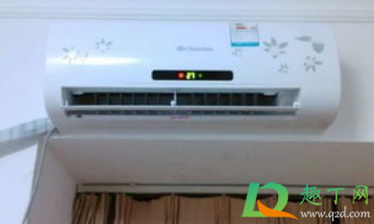 空调制热糊味是怎么回事(空调制热一股子糊味)