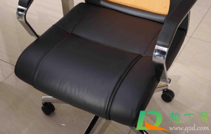 皮椅子都黑了怎么清洗(皮椅子脏了怎么清洗)