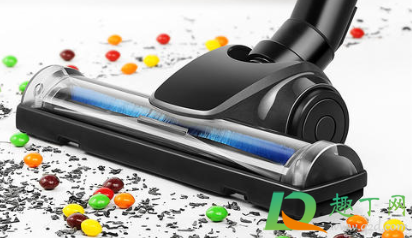 吸尘器工作时出热风正常吗(吸尘器后面出风很热)