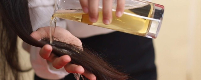 啤酒洗头发的好处(啤酒洗头对头发有什么好处)