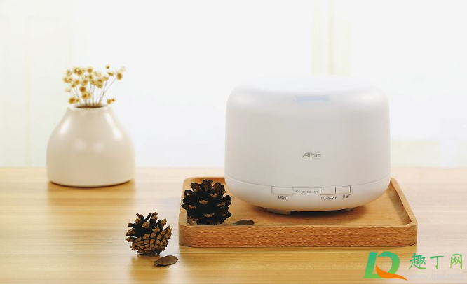 加湿器放在窗户边可以吗(加湿器可以放窗口吗)