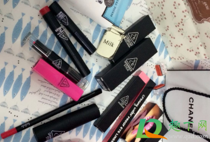 化妆的正确步骤防晒隔离先后(化妆步骤先擦防晒还是先擦隔离) 化妆的正确步骤防晒隔离先后(化妆步骤先擦防晒还是先擦隔离)