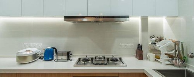 厨房照明设计需要做哪些辅助灯光？(厨房照明灯怎么安装)