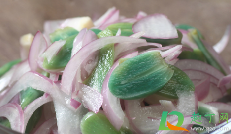 为什么腌的腊八蒜不绿(为什么我腌的腊八蒜不绿呢)