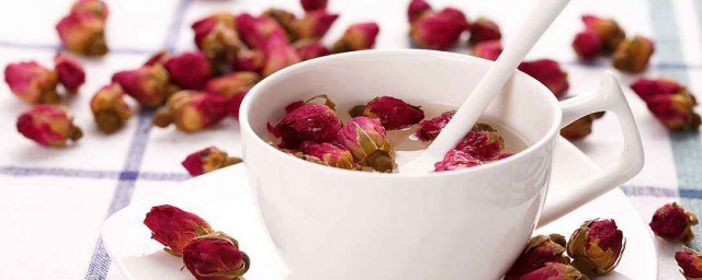 泡玫瑰花茶的8大好处与4大禁忌(玫瑰花泡茶的坏处)