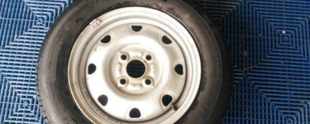 面包车后轮轮毂拆卸方法(面包车轮胎怎么拆卸)