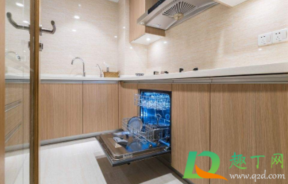 自动洗碗机用水多吗(洗碗机用水多还是手洗用水多)