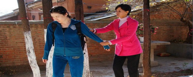 了解一下该剧的拍摄幕后(影视剧组拍完不少都会举行杀青)