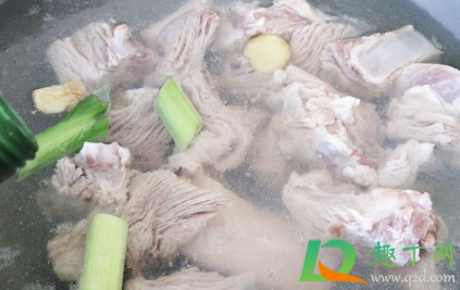 排骨冷水焯多长时间(排骨冷水下锅焯几分钟)