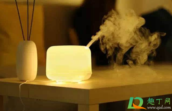 加湿器离床头多远合适(加湿器放在床头合适吗) 加湿器离床头多远合适(加湿器放在床头合适吗)