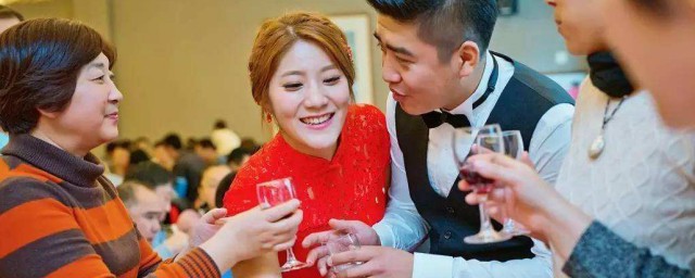 敬酒的顺序(在酒桌上敬酒的顺序)