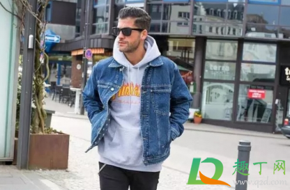 卫衣的帽子怎么撑起来(怎么让卫衣的帽子变挺)