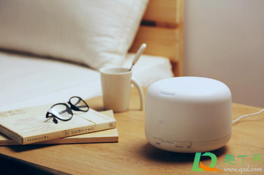 加湿器里面的水第二天还可以用吗(加湿器里面的水能用几天)