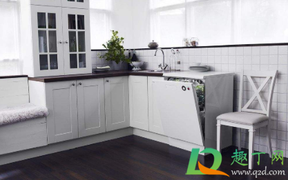 洗碗机洗干净的碗需要拿出来吗(洗碗机要把碗全部清理干净才能放进去嘛) 洗碗机洗干净的碗需要拿出来吗(洗碗机要把碗全部清理干净才能放进去嘛)