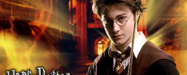 哈利波特的作者是谁(哈利波特的作者是谁英文名)