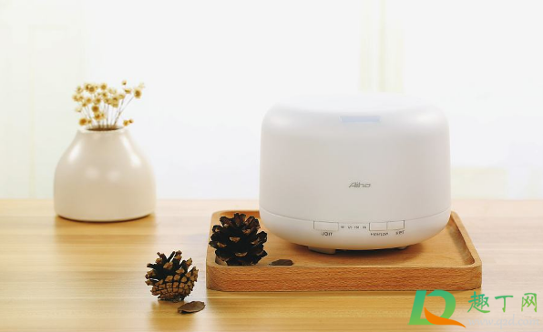 加湿器可以放在电视旁边吗(加湿器在电视边上有事吗) 加湿器可以放在电视旁边吗(加湿器在电视边上有事吗)