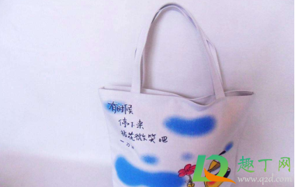 白色帆布包怎么洗不变黄(白色帆布包发黄怎么洗白小妙招)