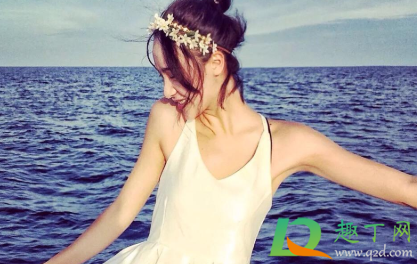 女生喉结位置突出是甲状腺有问题吗(有甲状腺结节喉结处会凸出吗) 女生喉结位置突出是甲状腺有问题吗(有甲状腺结节喉结处会凸出吗)