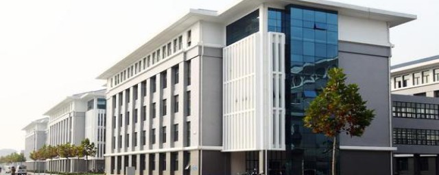 郑州财经大学相关介绍(郑州财经学院全名)