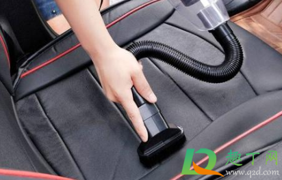 吸尘器工作时出热风正常吗(吸尘器后面出风很热)