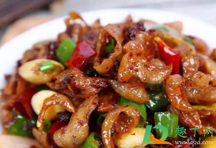 肥肠过水之后是不是会缩水很多(生肥肠煮熟后会缩水多少)