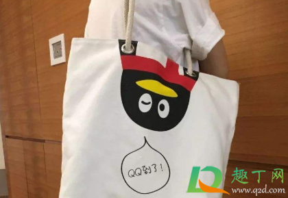 白色帆布包怎么洗不变黄(白色帆布包发黄怎么洗白小妙招)