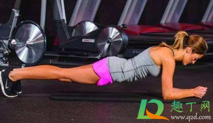 做一个月平板支撑可以减多少(平板支撑一个星期能瘦多少)