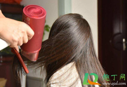 吹风机进水了干了还能用吗(进了水的吹风机还能用吗)