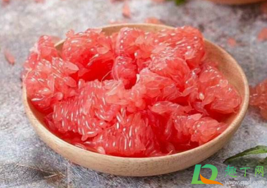 柚子皮皱皱的是怎么回事(柚子皮皱了才好吃真的假的)