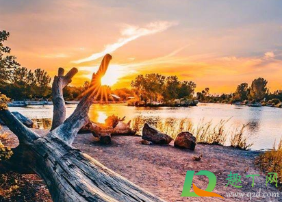 朋友圈说说的好句子正能量2021(朋友圈说说的好句子正能量晚安)