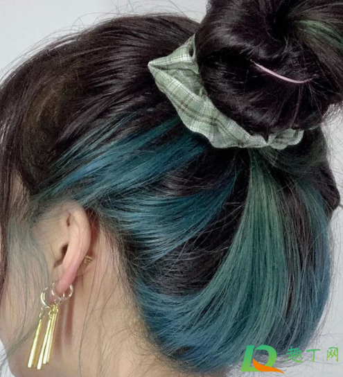 挂耳染可以拍身份证吗(拍身份证用露耳朵吗)