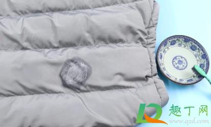 羽绒服怎么洗不会有印(羽绒服怎么洗没有水印子)