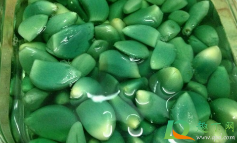 坏了的蒜能做腊八蒜吗(腊八蒜坏了是怎么回事)