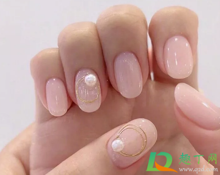 2021元旦做什么美甲好看显白(过年美甲样式2021显白)