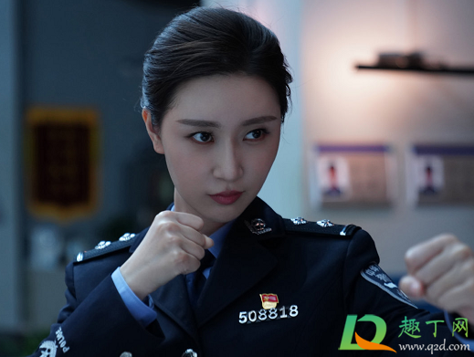 破茧金灵喜欢谭景天还是文白(破茧谭景天喜欢金灵吗) 破茧金灵喜欢谭景天还是文白(破茧谭景天喜欢金灵吗)