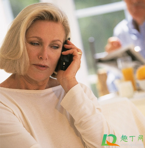 眼袋重是什么原因造成的(青少年眼袋重是什么原因造成的)