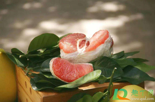 柚子甜不甜看哪里(哪儿的柚子甜) 柚子甜不甜看哪里(哪儿的柚子甜)